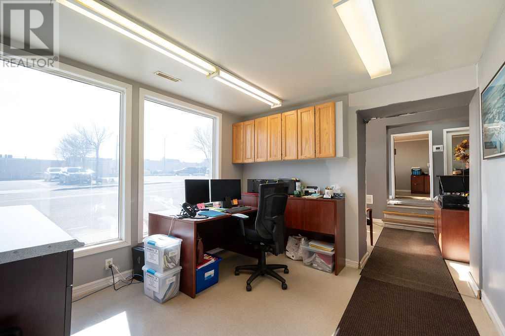 4917 51 Street Property Photo 6