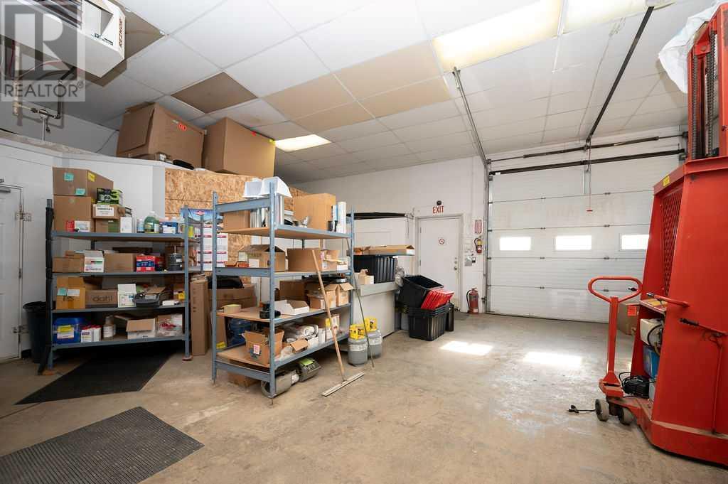 4917 51 Street Property Photo 17