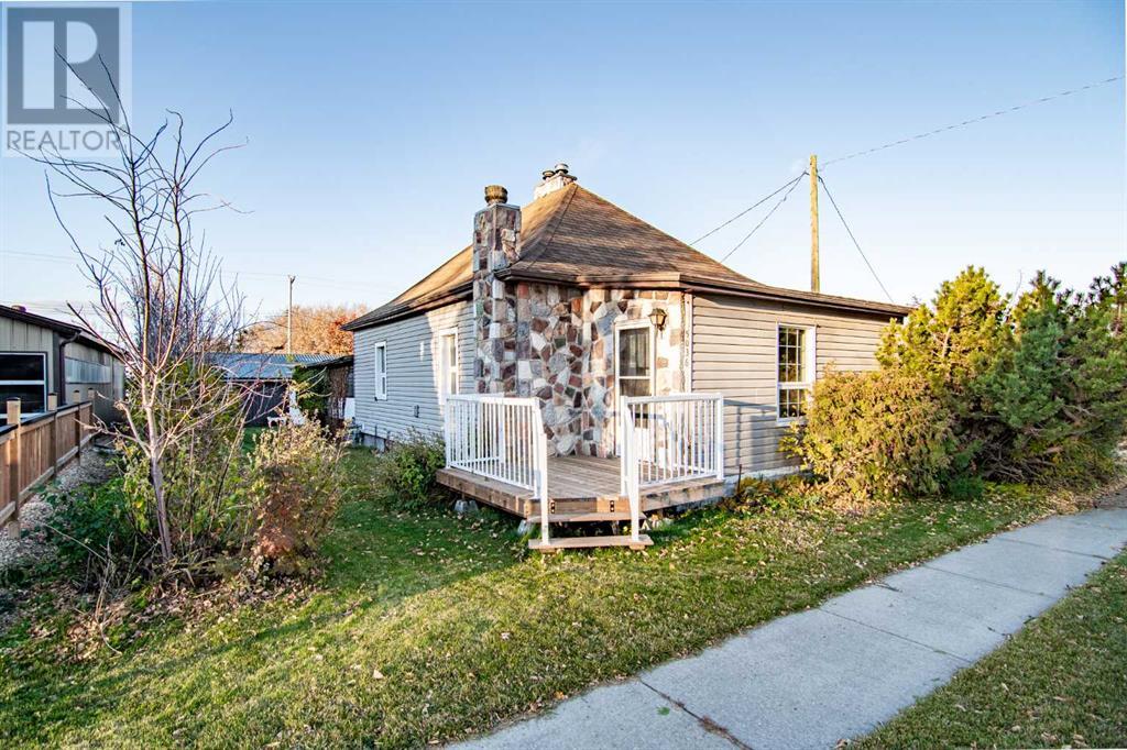 5036 48 Avenue Property Photo