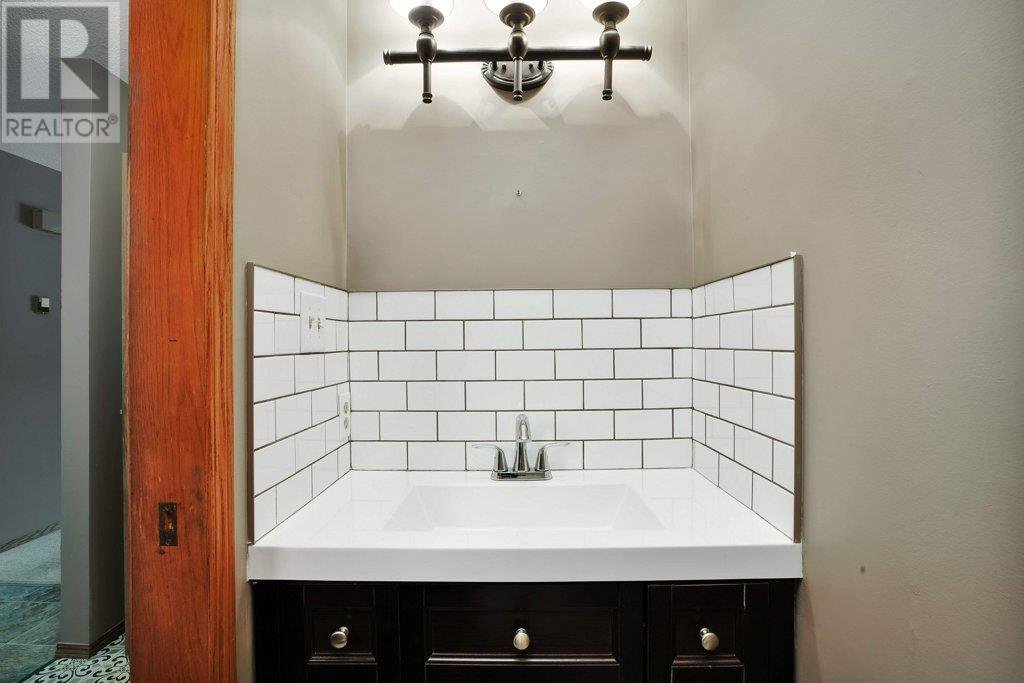 20, 38130 Range Road 270 Property Photo 25