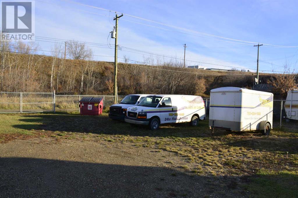 9626 94 Avenue Property Photo 2