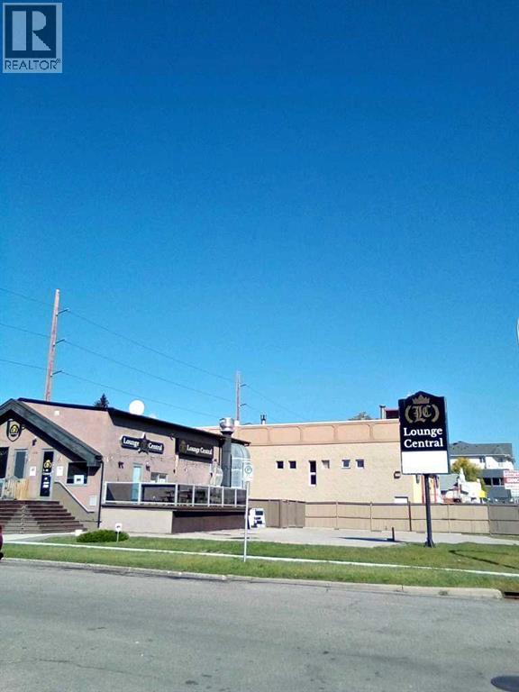 108 17 Avenue NW Property Photo 1