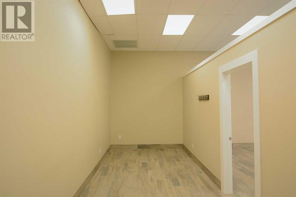 1, 1370 Robinson Avenue Property Photo 10