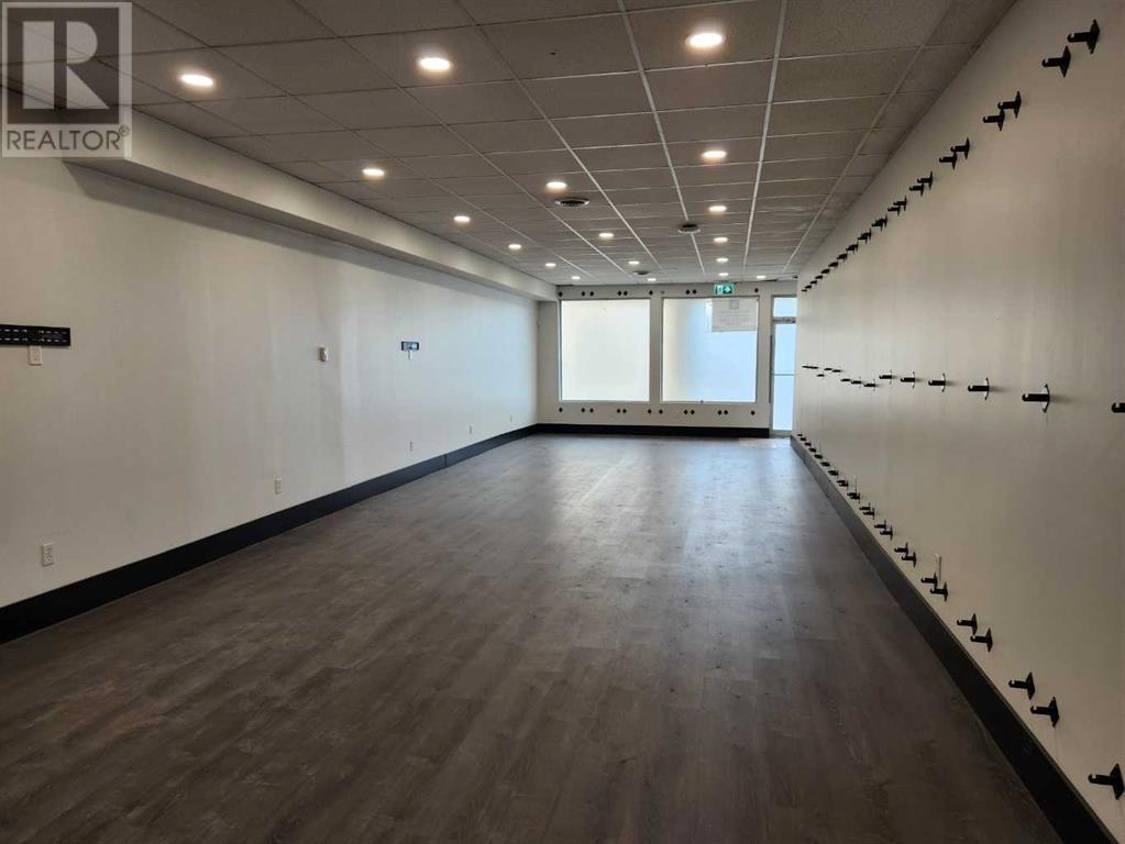 122, 4402 52 Avenue Property Photo 3