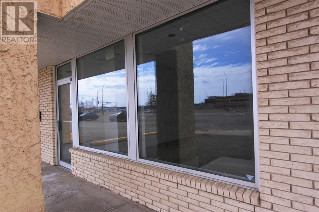 122, 4402 52 Avenue Property Photo 6