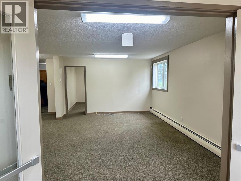10016 103 Avenue Property Photo 3