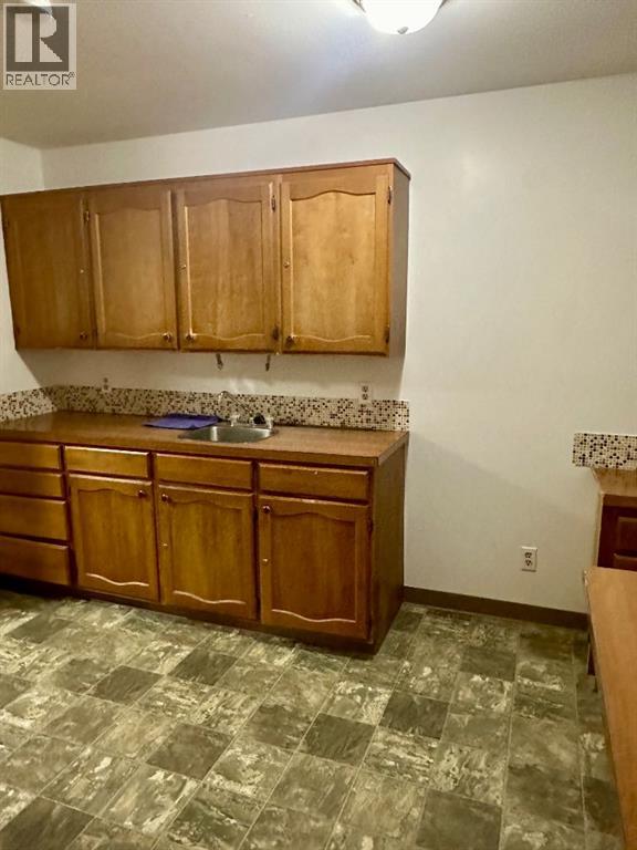 10016 103 Avenue Property Photo 4