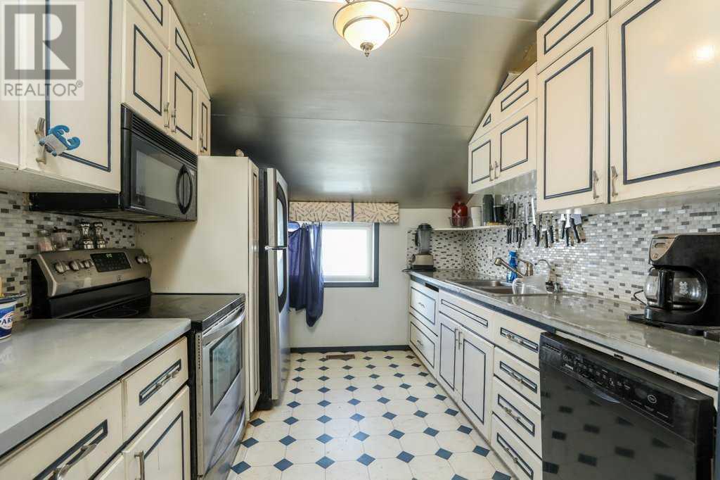 417 2 Avenue N Property Photo 24