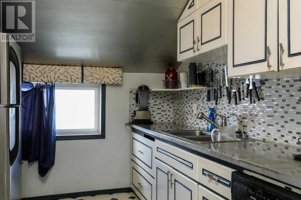 417 2 Avenue N Property Photo 25