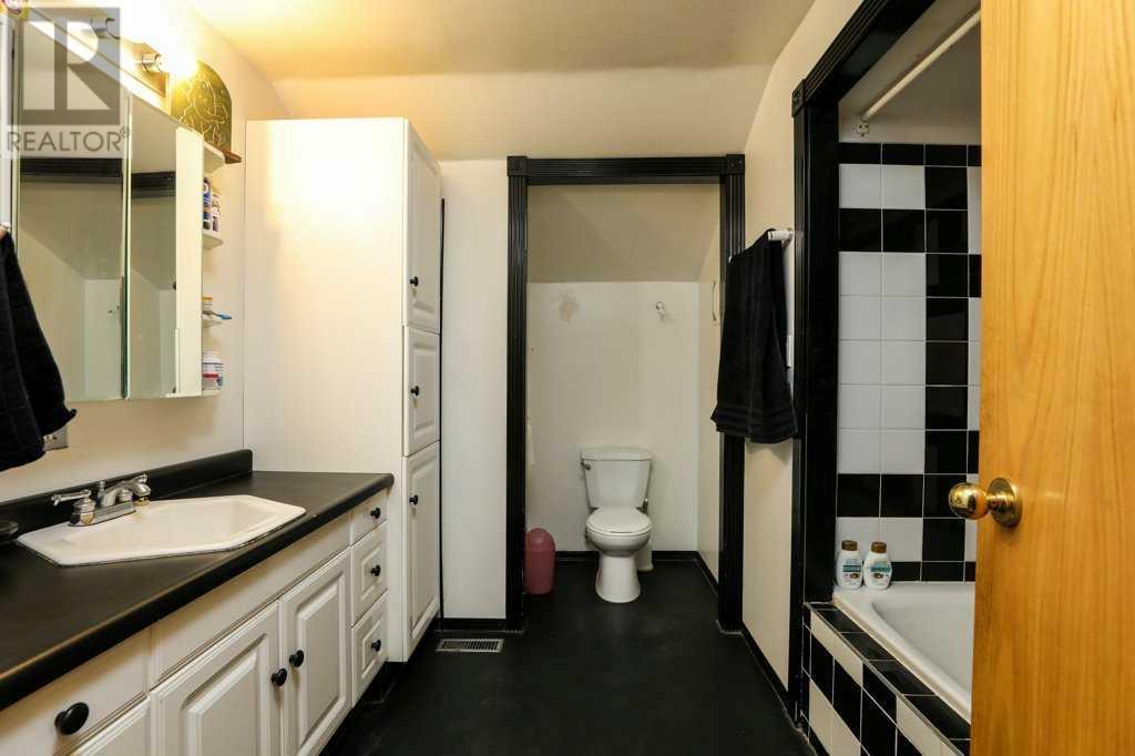 417 2 Avenue N Property Photo 28
