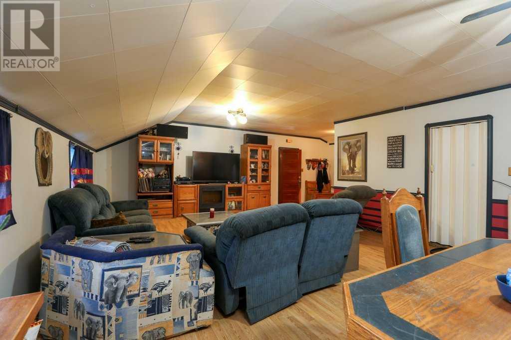 417 2 Avenue N Property Photo 32