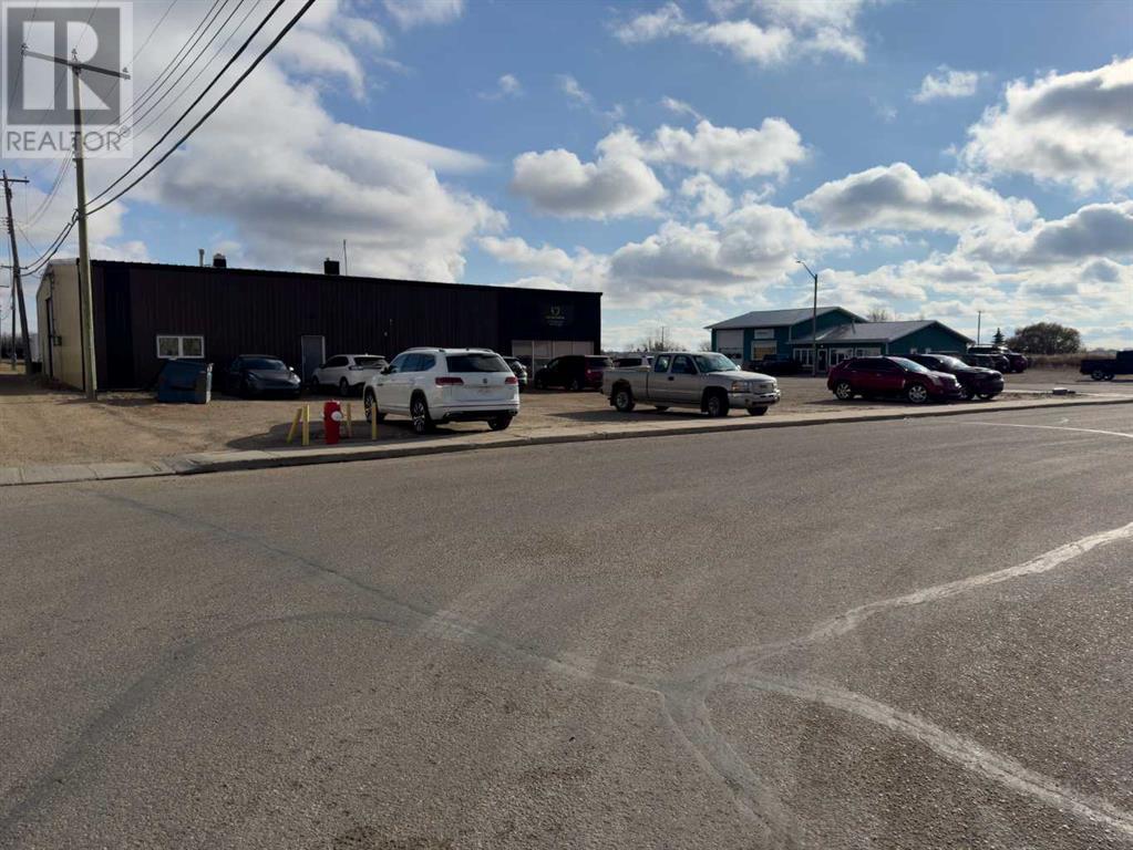 5015 49 Street Property Photo 8