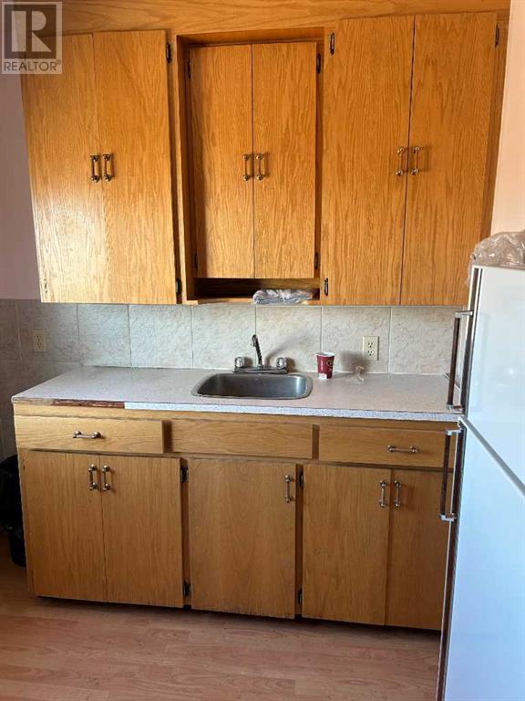 4905 57 Ave Property Photo 16