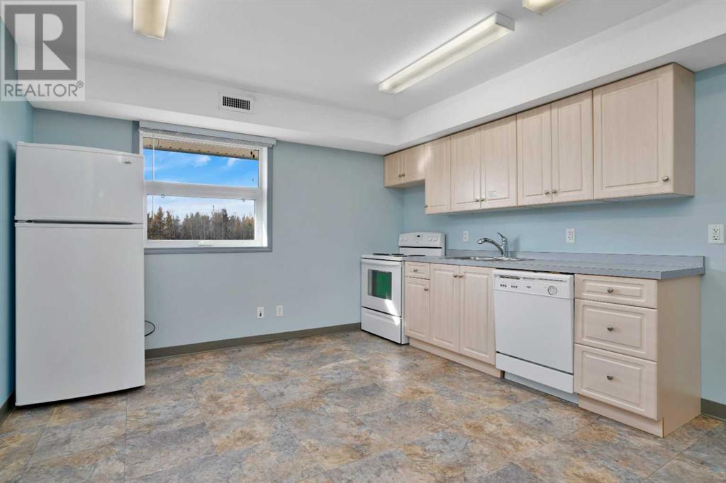 4120 45a Street Property Photo 3