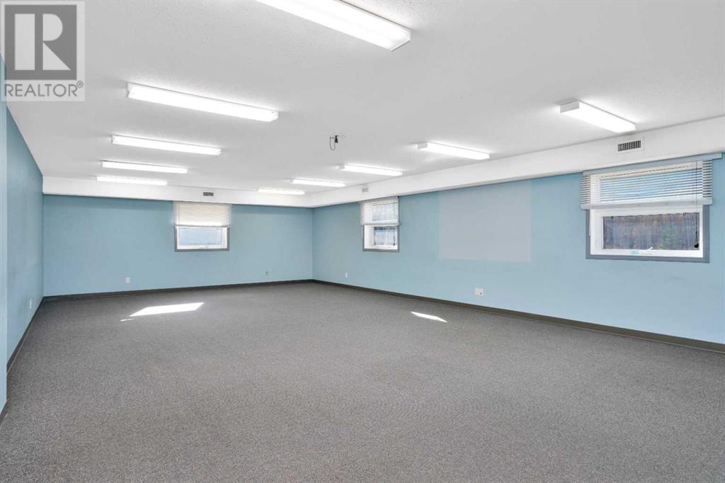 4120 45a Street Property Photo 8