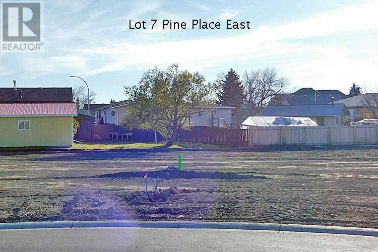 7 Pine Place E Property Photo