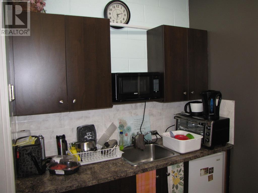 9, 4676 61 Street Property Photo 10