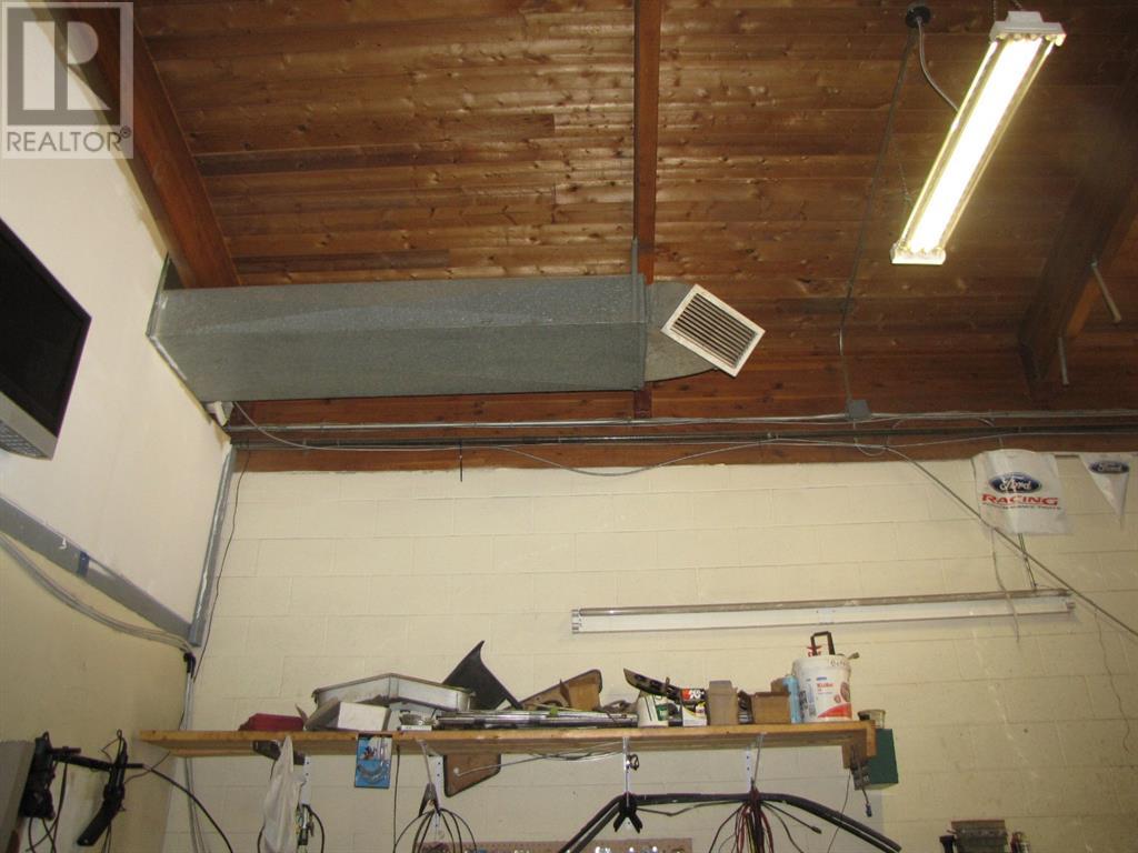 9, 4676 61 Street Property Photo 33