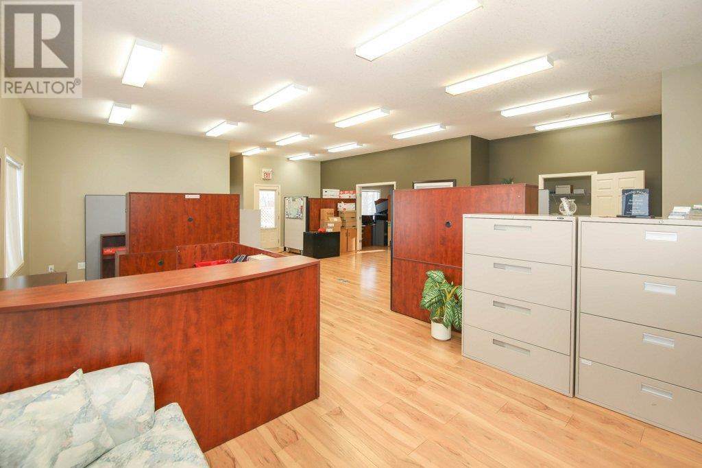 5209 49a Avenue Property Photo 4