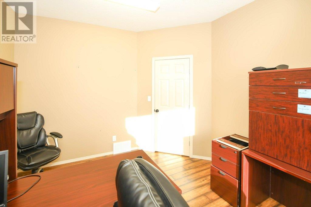 5209 49a Avenue Property Photo 30
