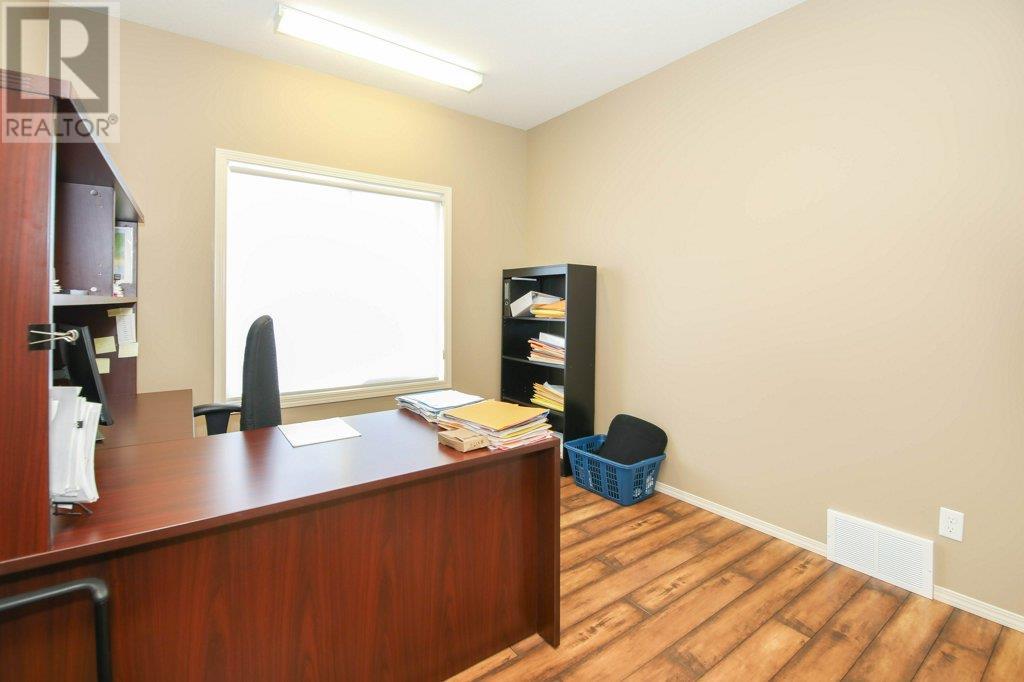 5209 49a Avenue Property Photo 32