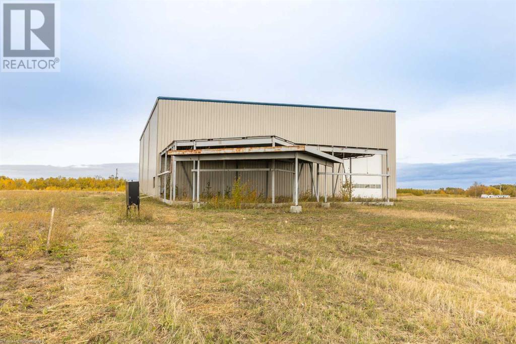 6852 66 Street Property Photo 18