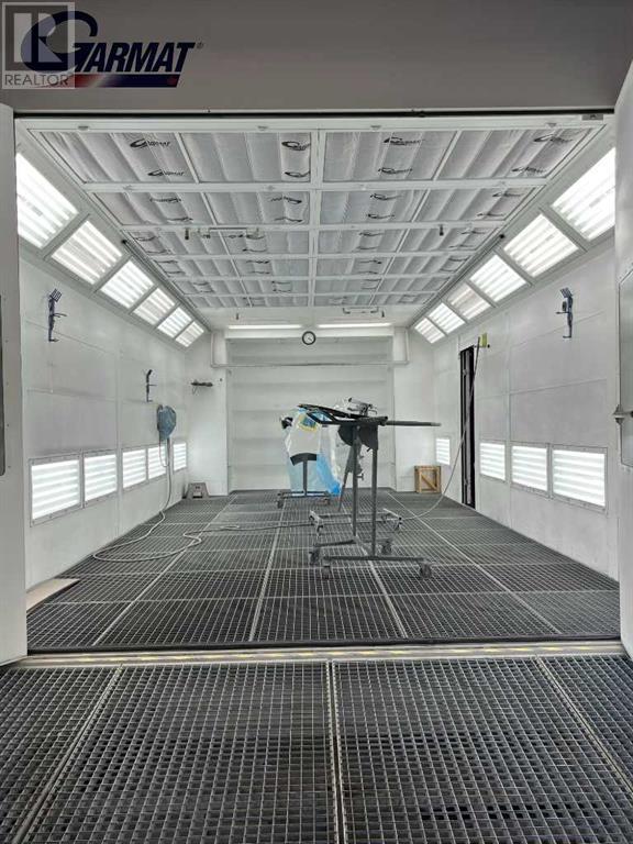 4261 23 Street Ne Property Photo 1