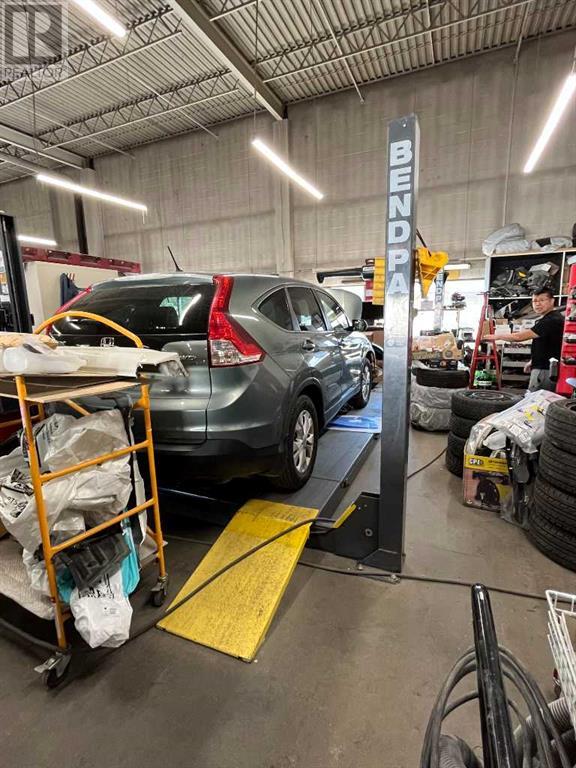 4261 23 Street Ne Property Photo 4