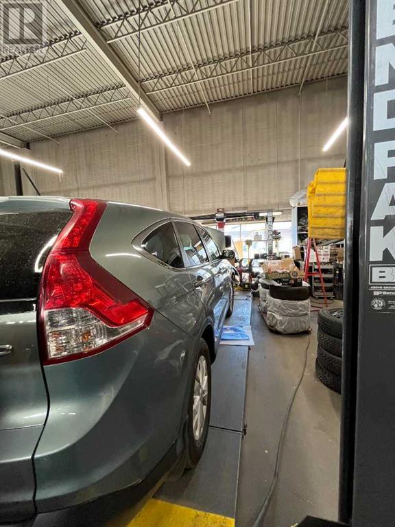 4261 23 Street Ne Property Photo 5