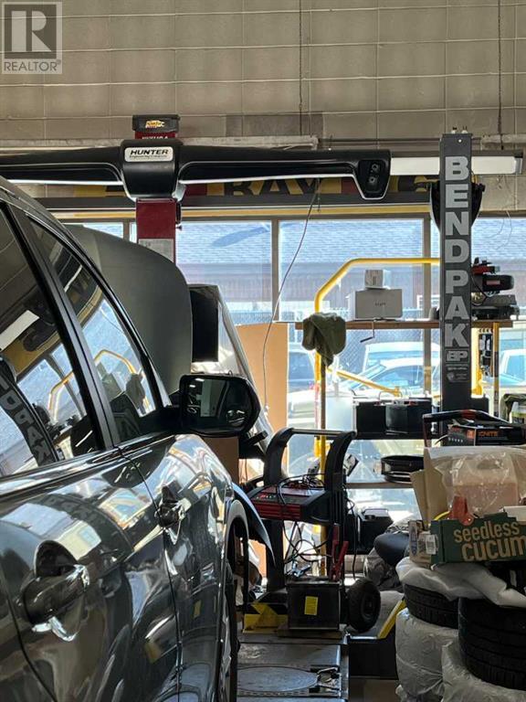 4261 23 Street Ne Property Photo 6