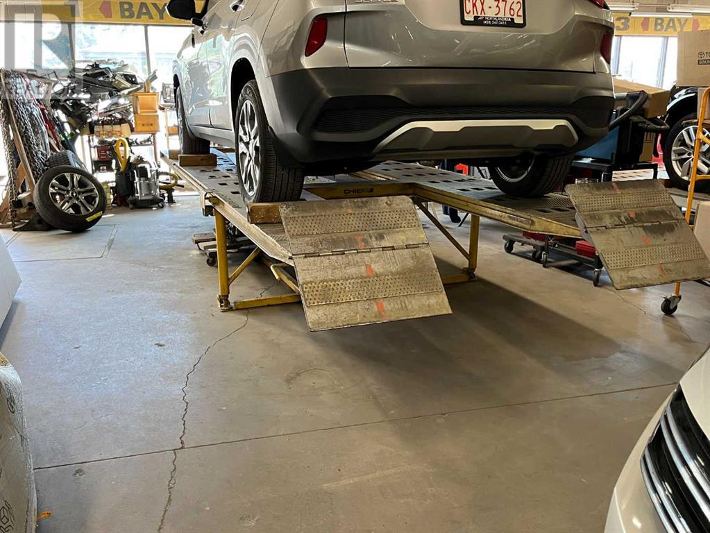 4261 23 Street Ne Property Photo 12