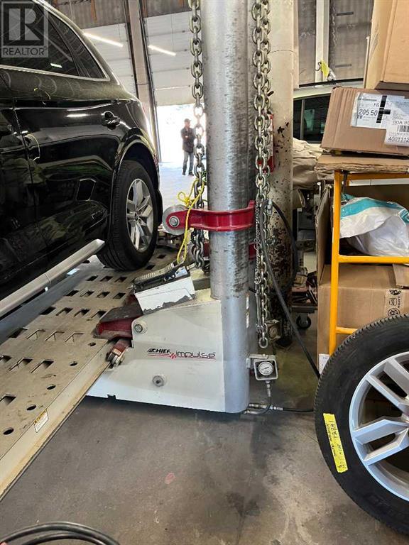 4261 23 Street Ne Property Photo 13