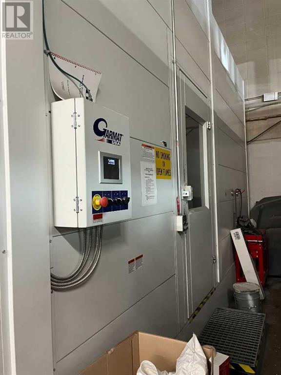 4261 23 Street Ne Property Photo 14