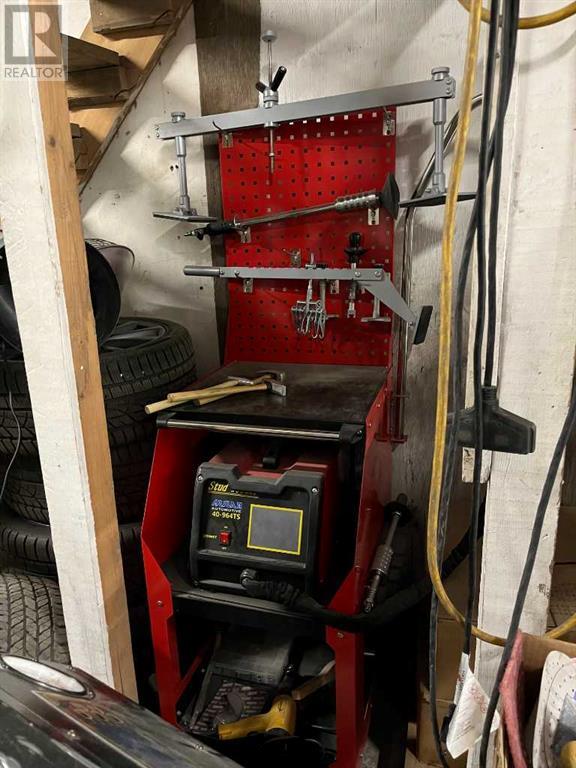 4261 23 Street Ne Property Photo 16