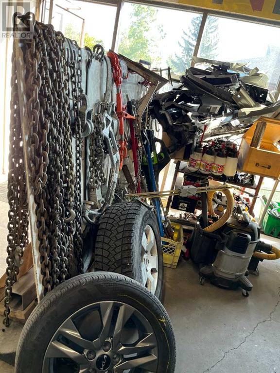 4261 23 Street Ne Property Photo 22