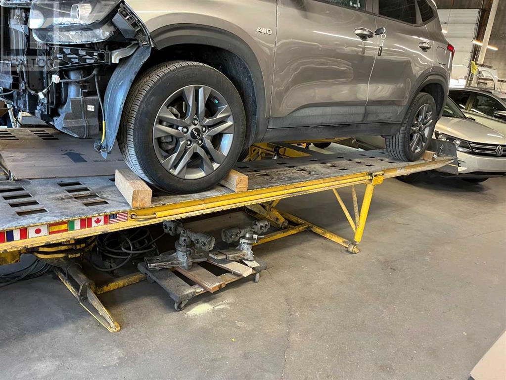 4261 23 Street Ne Property Photo 25