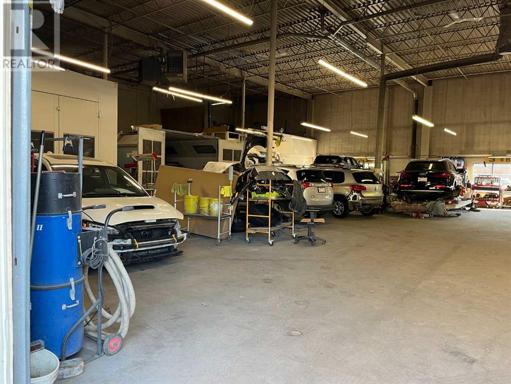 4261 23 Street Ne Property Photo 27