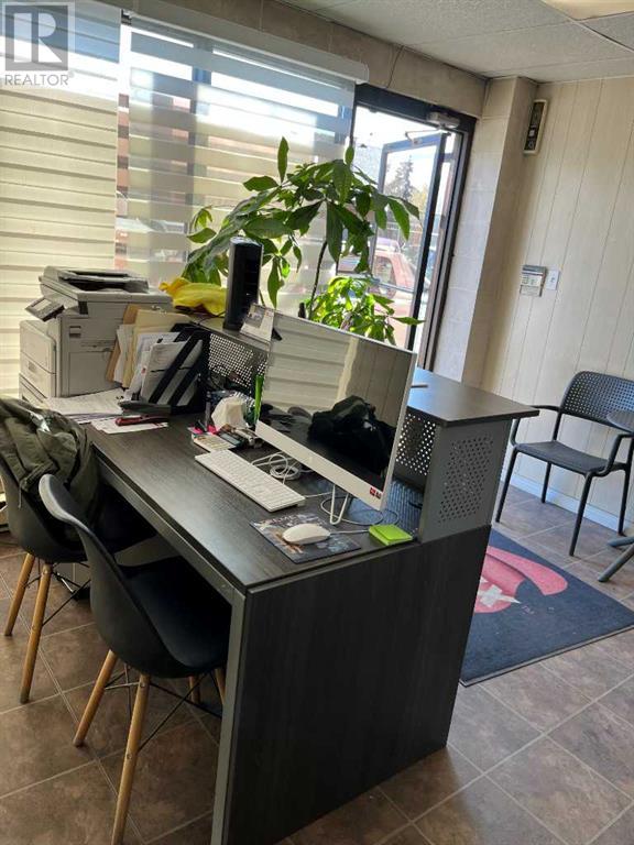 4261 23 Street Ne Property Photo 29