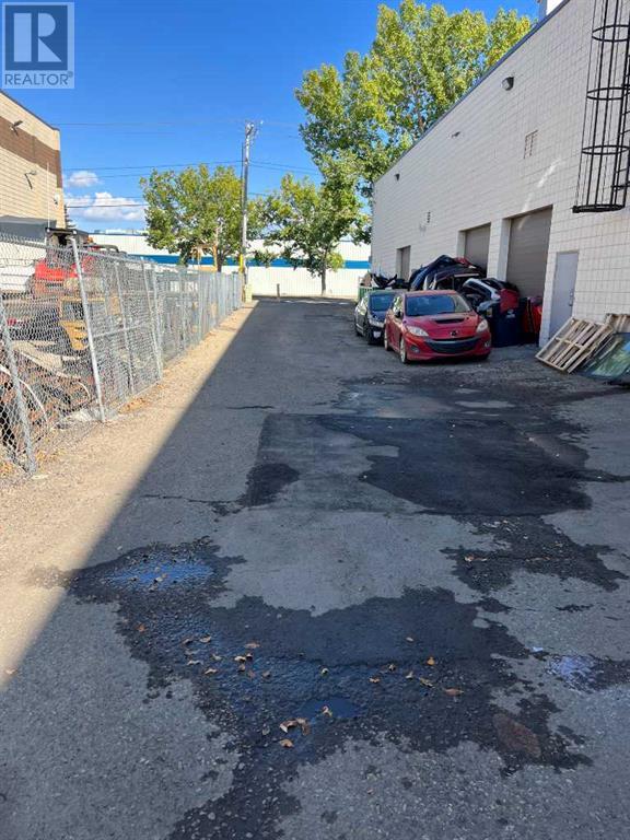 4261 23 Street Ne Property Photo 32