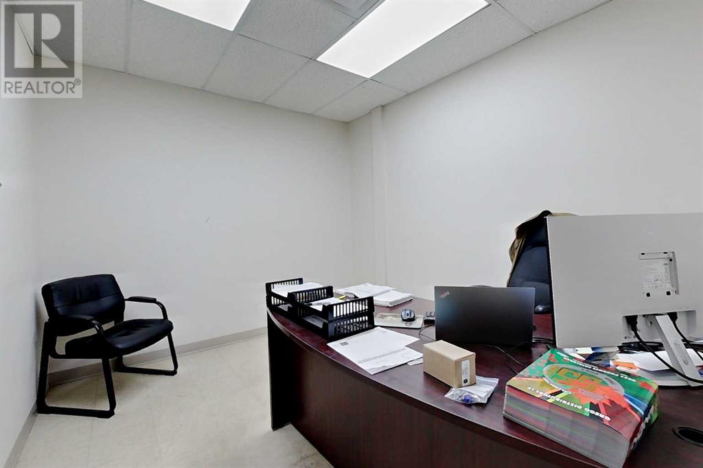 3, 8 Gateway Boulevard Property Photo 8