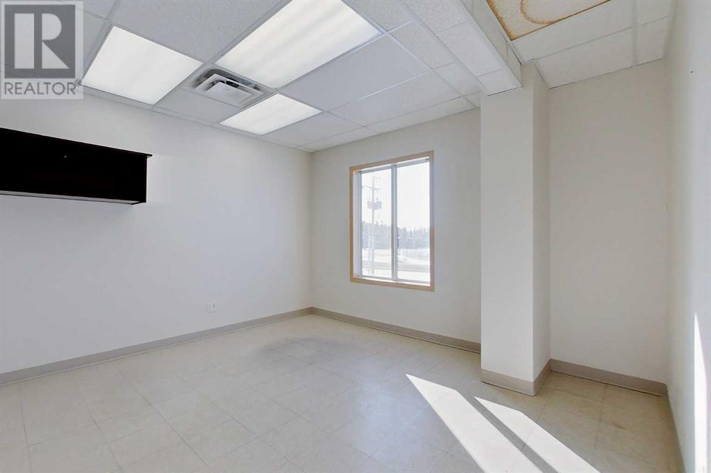 3, 8 Gateway Boulevard Property Photo 19