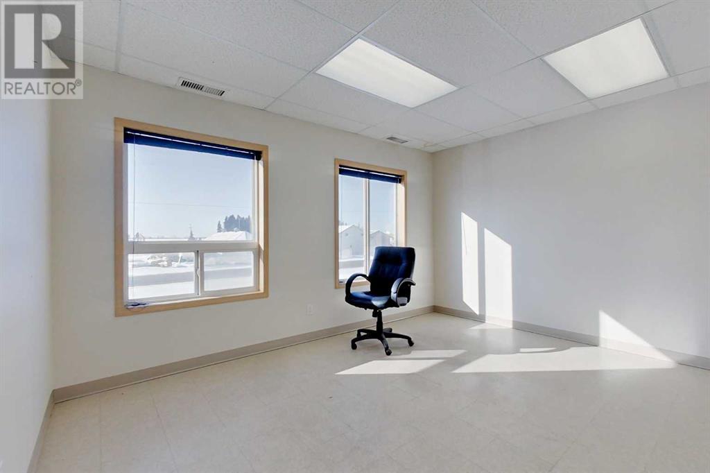 3, 8 Gateway Boulevard Property Photo 20