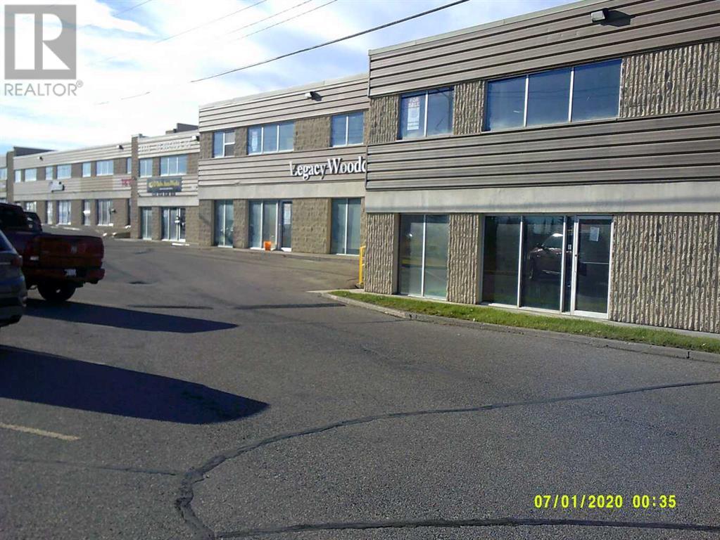4, 1115 48 Avenue Se Property Photo 1