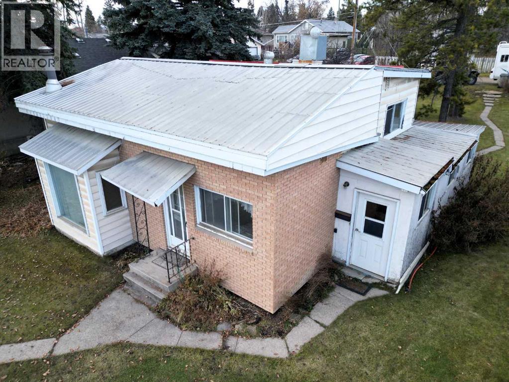 4720 4 Avenue Property Photo 2