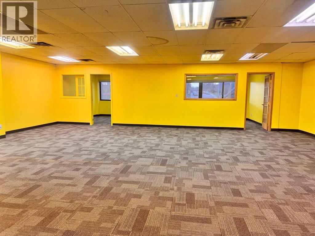 5720 Macleod Trail Sw Property Photo 3