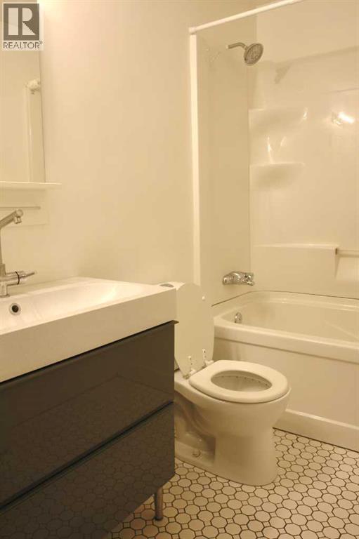 148 Rock Bay Property Photo 3