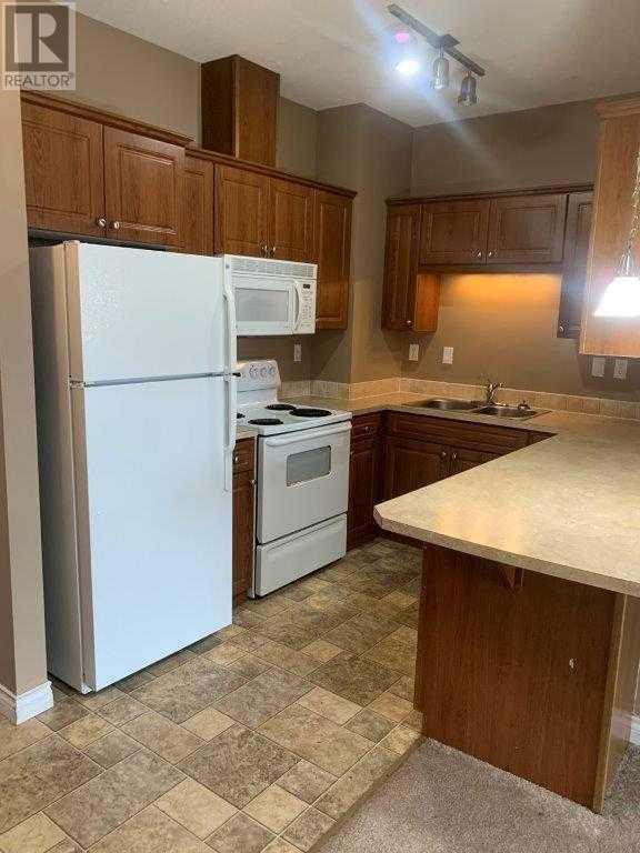401, 9225 Lakeland Drive Property Photo 3
