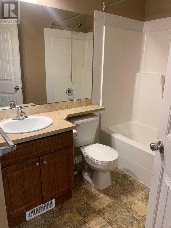 401, 9225 Lakeland Drive Property Photo 7
