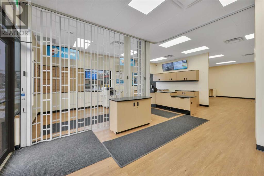 170, 4828 53 Street Property Photo 5