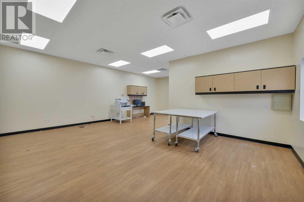 170, 4828 53 Street Property Photo 11